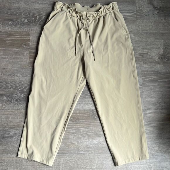 Lululemon Stretch High Rise Crop 23" Trench (First Release - Picture 2 of 11